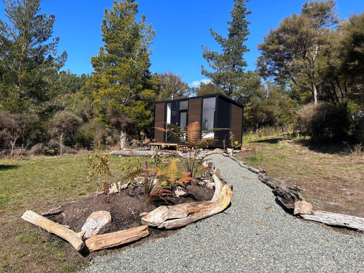 Villa Ruru Tiny House By Tiny Away Rangihaeata Esterno foto